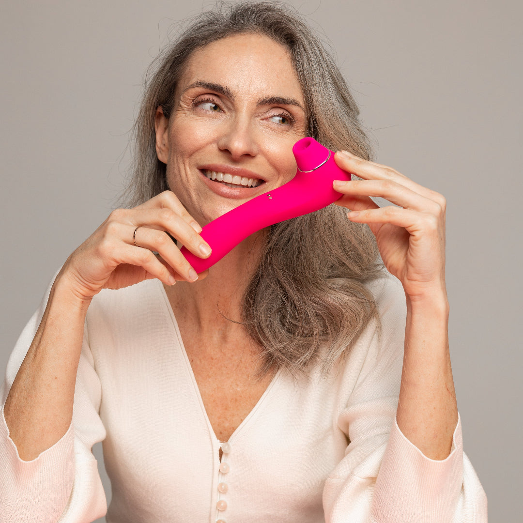 Senna Duo clitoral and G-spot vibrator by savvy-viva in ergonomic design with vibrant colors